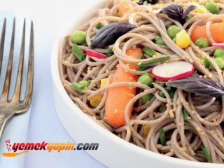 Zencefilli ve Susam Soslu Soba Noodle