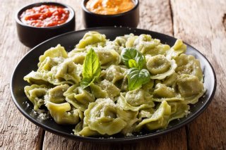 Kremalı Parmesanlı Fesleğenli Fettucine Tarifi, Nasıl Yapılır?